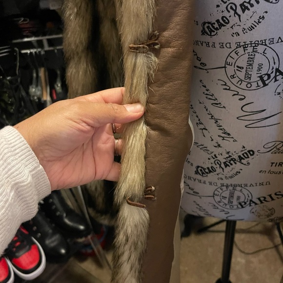 FAUX FUR COAT-Country Pacer. Imported from France - Picture 7 of 9